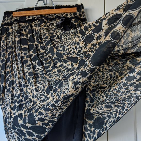 Pretty plated skirt-brand new with tag - Picture 3 of 7